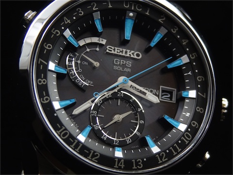 La nouvelle Seiko Astron GPS est l'une des très nombreuses montres dont le « verre » est fait de saphir synthétique, un matériau extrêmement résistant aux rayures.