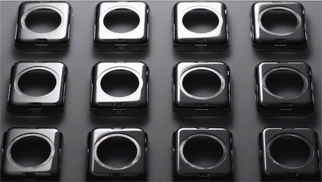 Les six contacts, clairement visibles sur ces Apple Watch. Le petit trou oblong au-dessus correspond à l'emplacement du mécanisme de verrouillage des bracelets. Capture vidéo Apple.