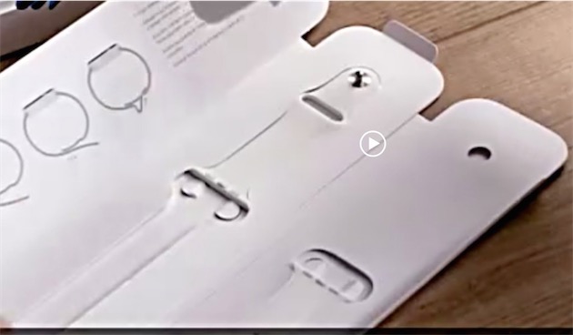 Une capture d'une vidéo de déballage montre bien d'un côté le demi-bracelet avec le clou et l'emplacement d'un demi-bracelet avec les trous, et de l'autre l'emplacement d'un deuxième demi-bracelet avec les trous, sans deuxième demi-bracelet avec un clou.