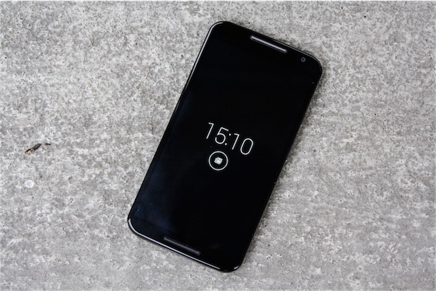 Le Moto X de Motorola allume son écran dès qu’on le prend en main.