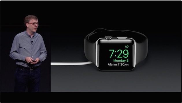Autre nouveauté, un mode « réveil », qui permet d'utiliser l'Apple Watch comme… réveil lorsqu'elle charge la nuit. Le matin, les boutons agissent comme ceux d'un vieux réveil : snooze pour l'un, extinction pour l'autre, une magnifique leçon de skeuomorphisme à ceux qui n'ont toujours pas compris le sens réel du terme.