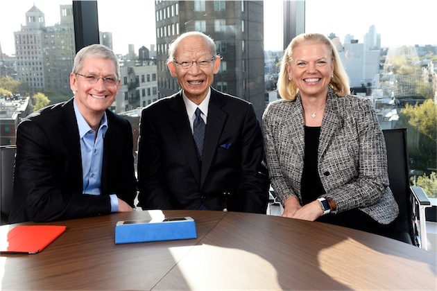 Tim Cook, Taizo Nishimuro le patron de Japan Post Group et Ginni Moretti la patronne d'IBM.