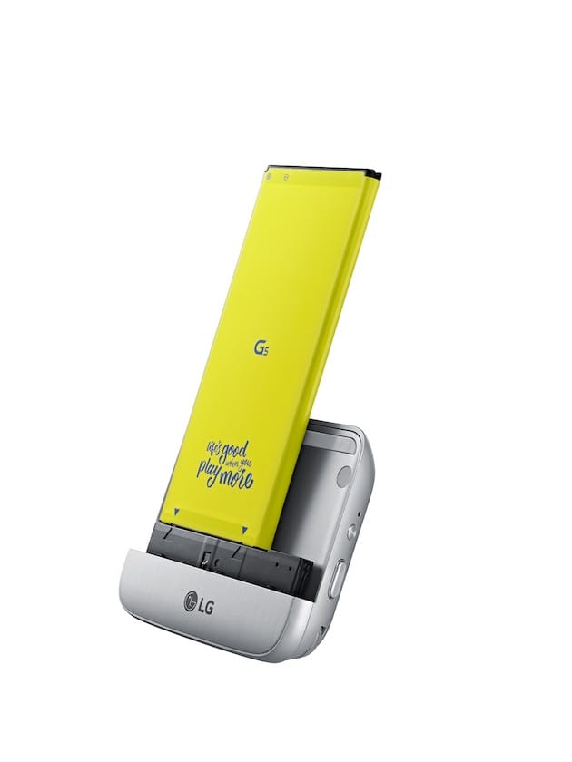 Le module Cam, avec la batterie du téléphone. Image LG.