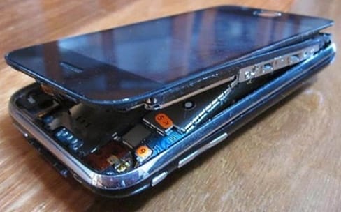 Attention : une contrefaçon du chargeur Apple de 20 W est dangereuse et ne  doit plus être utilisée