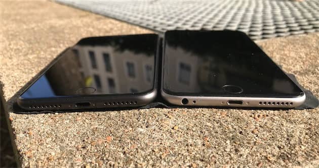 L’iPhone 8 Plus (gauche) a abandonné la prise jack et affiche une teinte plus sombre que l’iPhone 6 Plus (droite). Mais les deux appareils présentent le même profil général, avec un arrondi qui facilite la prise en main. Cliquer pour agrandir